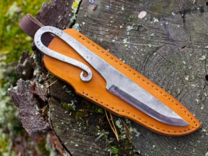 Scandinavian knife with leather sheath